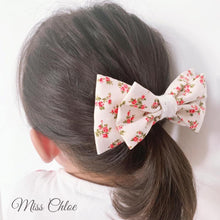 Load image into Gallery viewer, Miss Chloe Handmade Hairclip - Jandi (made to order)

